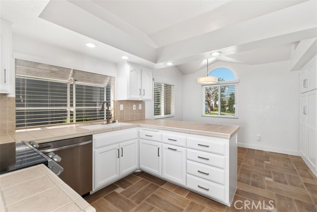 12 Haverhill Road, Laguna Niguel CA: https://media.crmls.org/medias/c2ca9157-0925-48ba-9beb-b7256d1d14f8.jpg