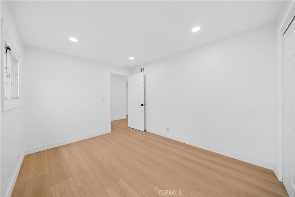 https://media.crmls.org/medias/c2caba5b-9f25-45cd-8857-720985630442.jpg?preset=X-Large