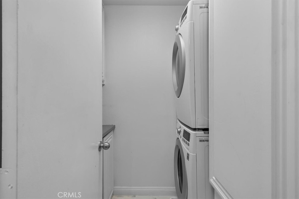 https://media.crmls.org/medias/c2cb01ab-7362-4254-81b5-dfd5f7111617.jpg?preset=X-Large