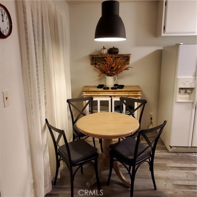 Detail Gallery Image 4 of 16 For 720 W Big Bear Bld, Big Bear City,  CA 92314 - 2 Beds | 2 Baths