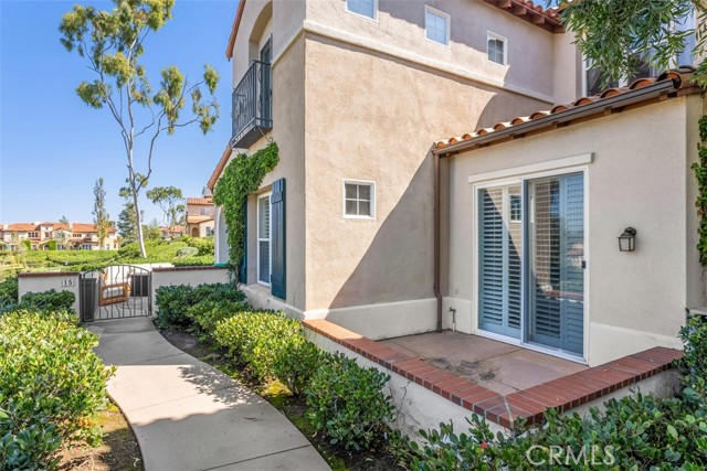 Detail Gallery Image 2 of 20 For 15 Roma Ct., Newport Coast,  CA 92657 - 2 Beds | 2 Baths