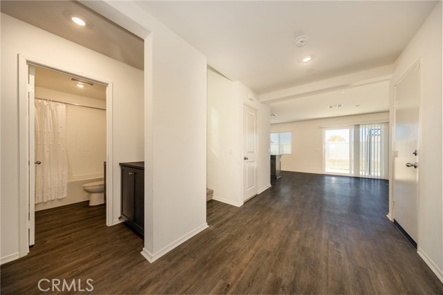 Detail Gallery Image 8 of 25 For 1455 Honor Way, Hemet,  CA 92543 - 4 Beds | 3 Baths