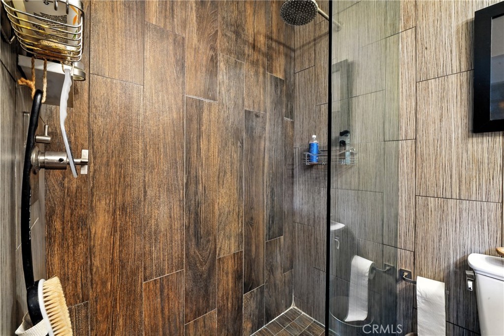 https://media.crmls.org/medias/c2cca259-c564-42f8-a5e9-334bf3f92ff6.jpg?preset=X-Large