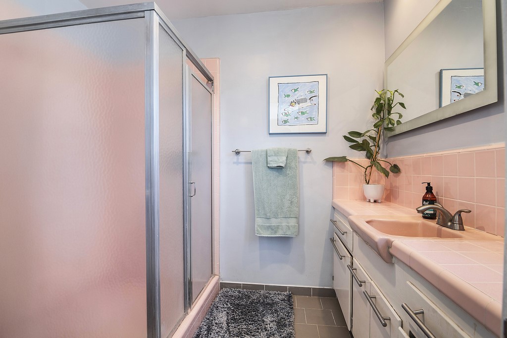 Detail Gallery Image 12 of 32 For 1261 E 1st St #10,  Long Beach,  CA 90802 - 2 Beds | 2 Baths