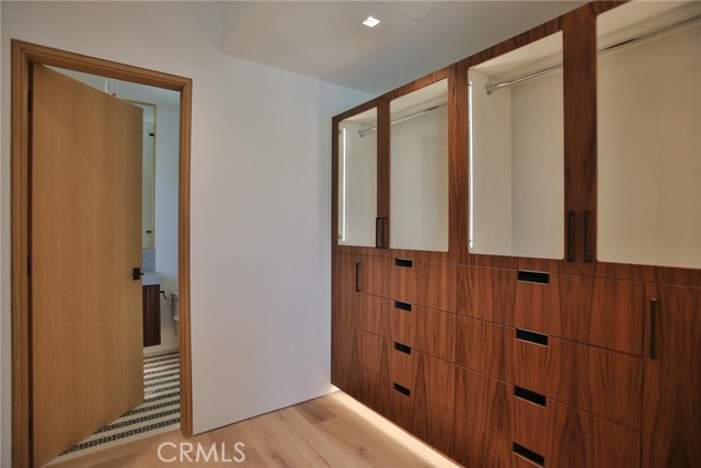 Detail Gallery Image 25 of 64 For 2398 Redlands Dr, Newport Beach,  CA 92660 - 5 Beds | 5/1 Baths
