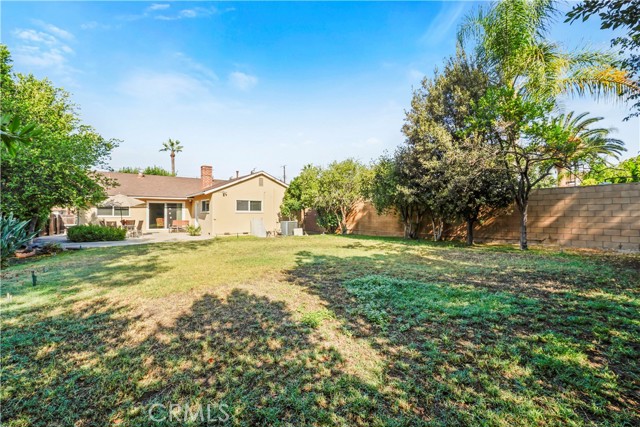 7546 Bluebell Avenue, North Hollywood CA: https://media.crmls.org/medias/c2cd7bcf-cfd9-4ffe-8483-776312d8fe00.jpg