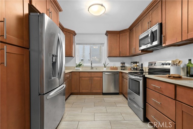 930 3rd Street, Santa Monica CA: https://media.crmls.org/medias/c2ce651d-66e8-43a7-b8f6-14632f03af8a.jpg