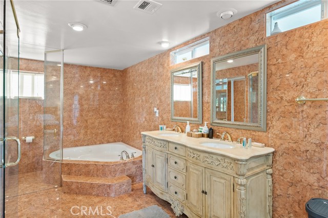 6045 Sausalito Avenue, Woodland Hills CA: https://media.crmls.org/medias/c2cebe13-94fc-4c12-b2cd-f44418f71bb4.jpg
