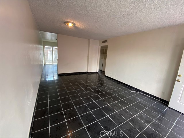 1108 Monterey Street, Bakersfield CA: https://media.crmls.org/medias/c2cef57b-c6e6-40c2-96a7-c8731c795466.jpg