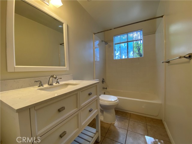 Detail Gallery Image 7 of 13 For 157 Esperanza Ave #D,  Sierra Madre,  CA 91024 - 2 Beds | 2 Baths