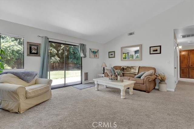 801 Vine St, Exeter CA: https://media.crmls.org/medias/c2cf6032-ad55-4db5-8d4a-bc6189c3b7d4.jpg
