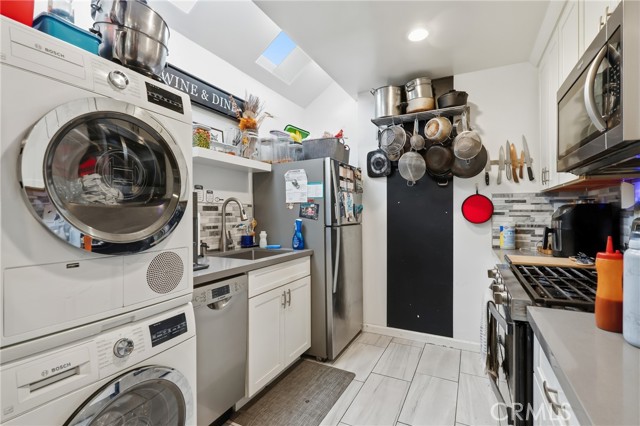 Detail Gallery Image 5 of 28 For 820 Temple Ave, Long Beach,  CA 90804 - – Beds | – Baths