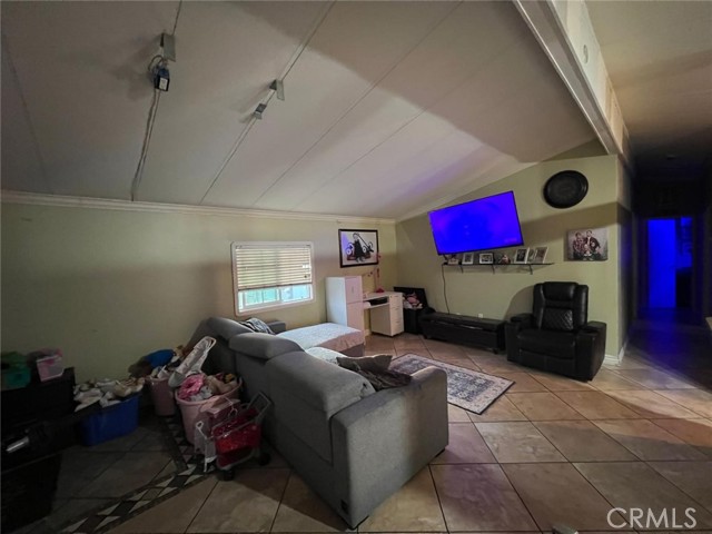 Detail Gallery Image 7 of 22 For 518 S Sullivan St #80,  Santa Ana,  CA 92704 - 3 Beds | 2 Baths