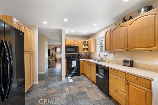 Detail Gallery Image 8 of 33 For 5640 Whispering Oak Way, Paso Robles,  CA 93446 - 4 Beds | 3 Baths
