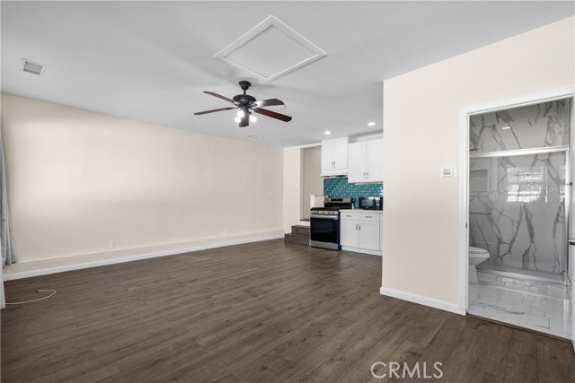 Detail Gallery Image 49 of 59 For 9559 9561 Natick Ave, North Hills,  CA 91343 - 5 Beds | 4 Baths