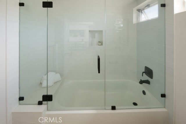 Detail Gallery Image 19 of 22 For 728 Euclid St #E,  Santa Monica,  CA 90402 - 1 Beds | 1 Baths