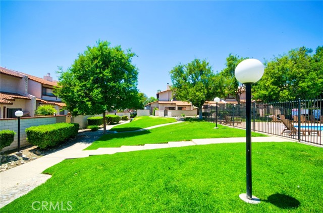 Detail Gallery Image 14 of 16 For 928 N Redding Way #D,  Upland,  CA 91786 - 3 Beds | 2/1 Baths