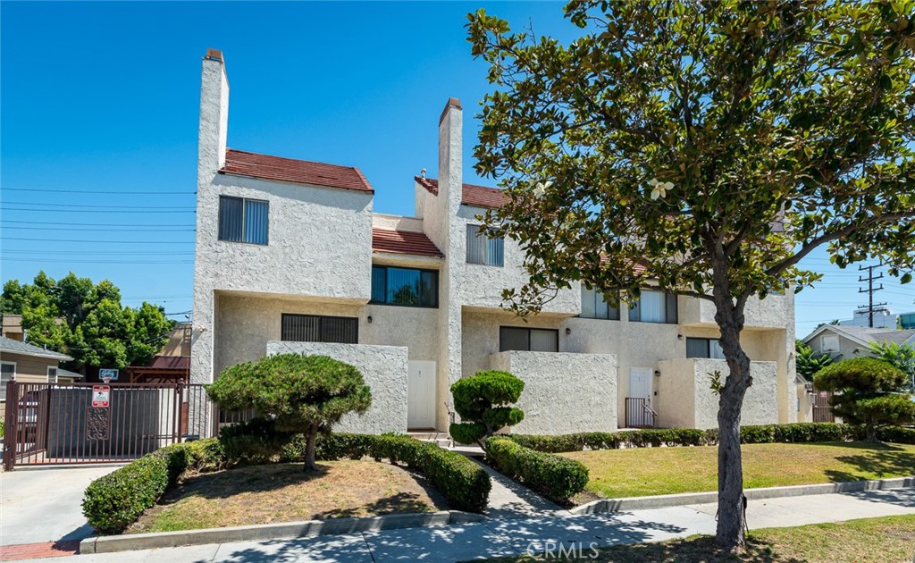 639 W Ivy St. #3
