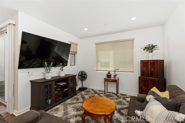 Detail Gallery Image 12 of 49 For 1578 Topeka Ave #8,  Placentia,  CA 92870 - 2 Beds | 2/1 Baths