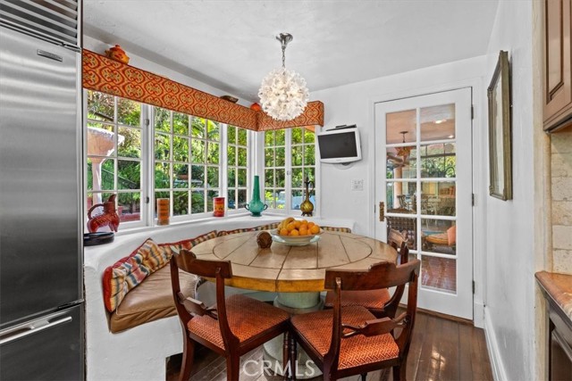 Detail Gallery Image 17 of 35 For 1138 Coldwater Canyon Dr, Beverly Hills,  CA 90210 - 5 Beds | 5 Baths