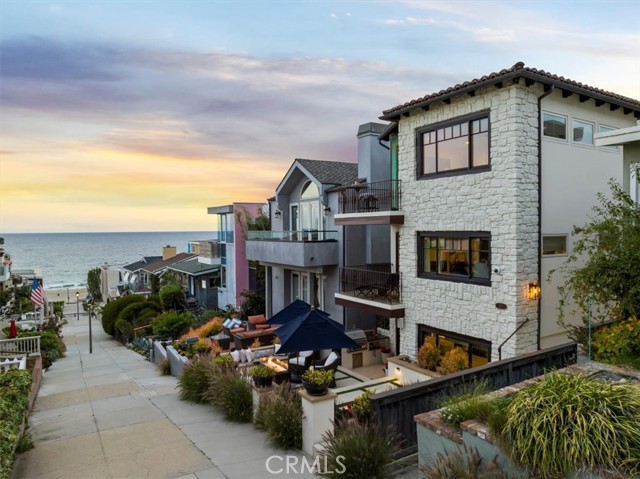 Detail Gallery Image 62 of 66 For 215 19th St, Manhattan Beach,  CA 90266 - 4 Beds | 5 Baths