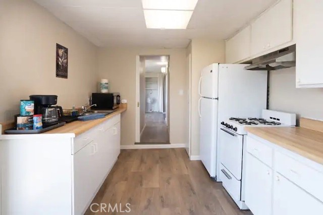Detail Gallery Image 6 of 22 For 38797 Highway 41, Oakhurst,  CA 93644 - 3 Beds | 1/1 Baths