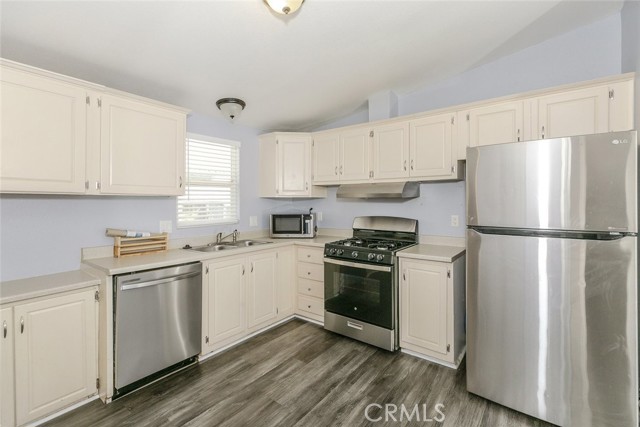 29021 Bouquet Canyon Road, Saugus CA: https://media.crmls.org/medias/c2d4915d-8d22-467a-b6ef-2b94e49becdb.jpg