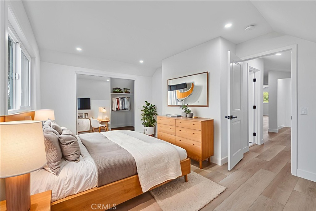 MLS #OC25274236 image #25