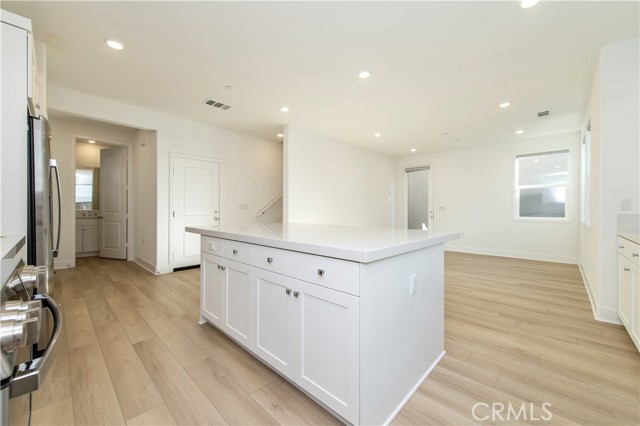 330 Proctor, Irvine CA: https://media.crmls.org/medias/c2d59b58-add0-4e87-bc0d-f49a32e15fff.jpg