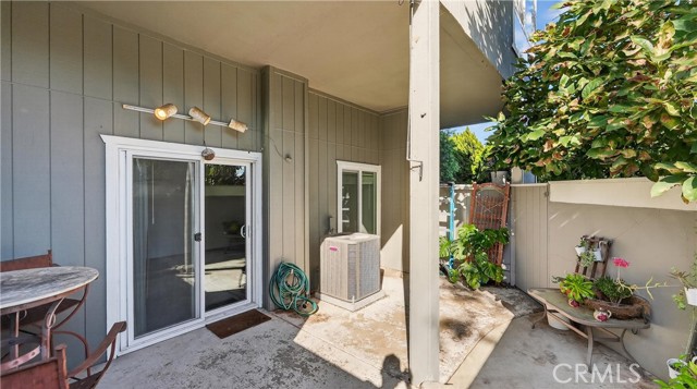 Detail Gallery Image 33 of 38 For 2600 W Segerstrom Ave #D,  Santa Ana,  CA 92704 - 3 Beds | 2/1 Baths