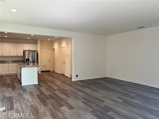 Detail Gallery Image 3 of 23 For 687 S Clementine Ln, Rialto,  CA 92376 - 4 Beds | 2/1 Baths