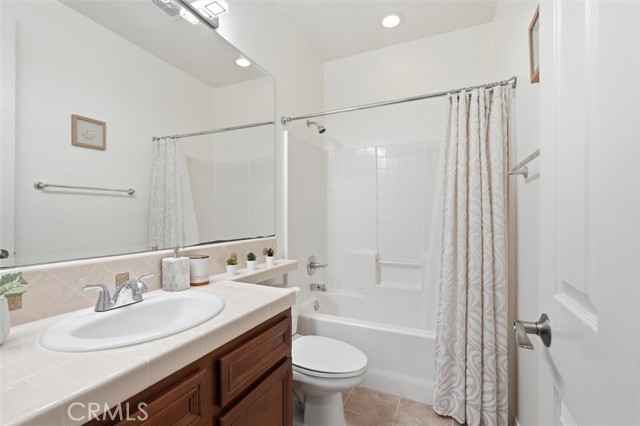 Detail Gallery Image 20 of 43 For 5244 Huckleberry Oak, Simi Valley,  CA 93063 - 5 Beds | 3 Baths