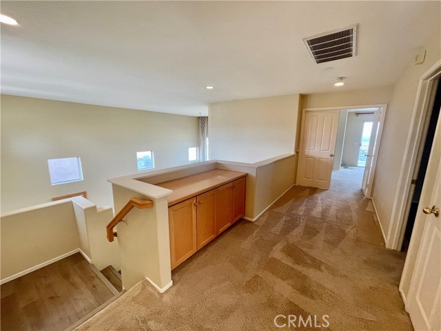 Detail Gallery Image 12 of 19 For 16376 Skyridge Dr, Riverside,  CA 92503 - 4 Beds | 3 Baths