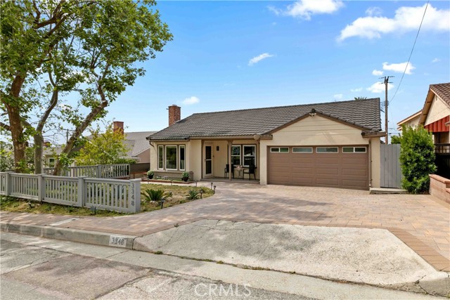 3348 Burritt Way, La Crescenta CA: https://media.crmls.org/medias/c2d7f05b-a32f-4208-91cf-99a9e162a6f3.jpg