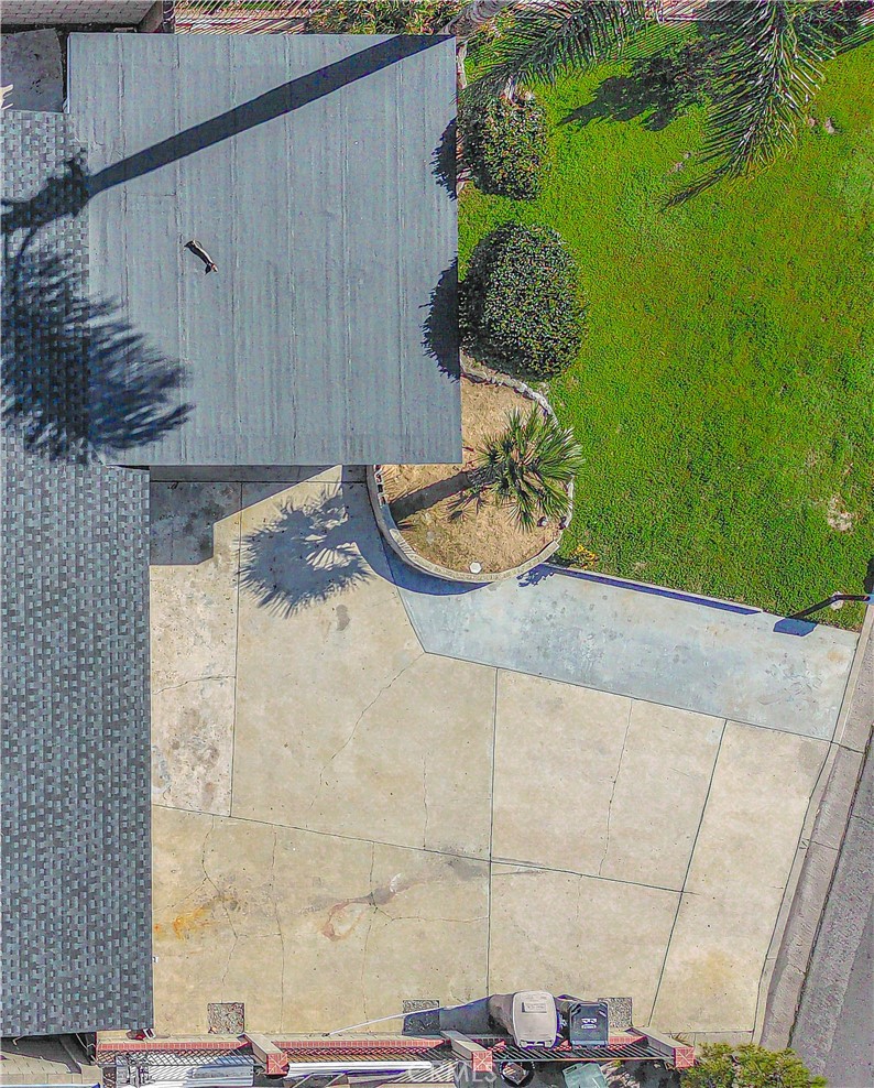 https://media.crmls.org/medias/c2d8068e-82b3-41ca-ad24-f6957e49209d.jpg?preset=X-Large