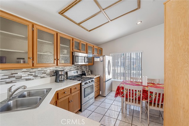 Detail Gallery Image 7 of 26 For 12709 Gaines, Victorville,  CA 92392 - 3 Beds | 2 Baths