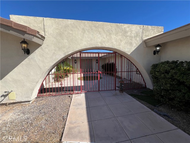 Detail Gallery Image 4 of 25 For 18530 Eucalyptus St, Hesperia,  CA 92345 - 3 Beds | 2/1 Baths