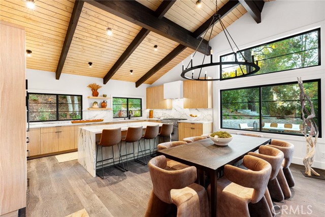 4885 Winnetka Avenue, Woodland Hills CA: https://media.crmls.org/medias/c2d85e07-57e6-4e93-9ea8-90425ca7946b.jpg