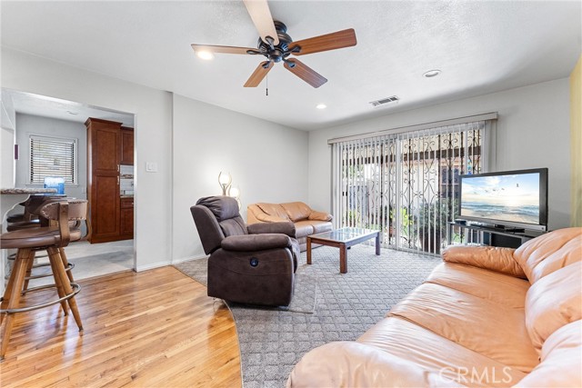 Detail Gallery Image 30 of 43 For 11004 S Van Ness Ave, Los Angeles,  CA 90047 - 2 Beds | 2 Baths