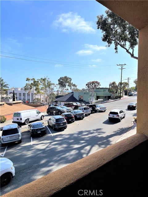 100 Cliff Drive, Laguna Beach CA: https://media.crmls.org/medias/c2d99926-d9be-491e-8111-b6b14324081a.jpg