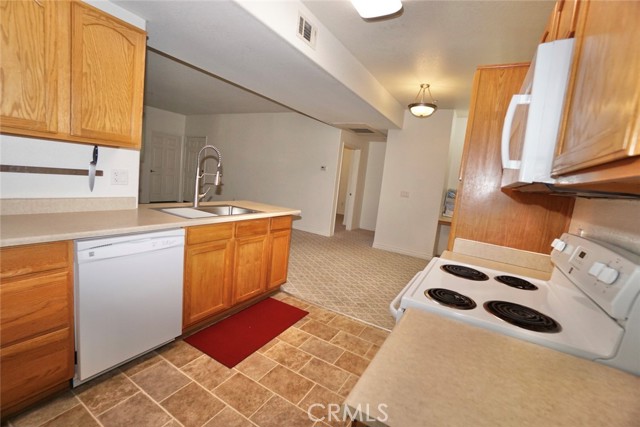 41410 Juniper Street, Murrieta CA: https://media.crmls.org/medias/c2d9dc8d-e663-4a0d-a7aa-08fe364e7be8.jpg