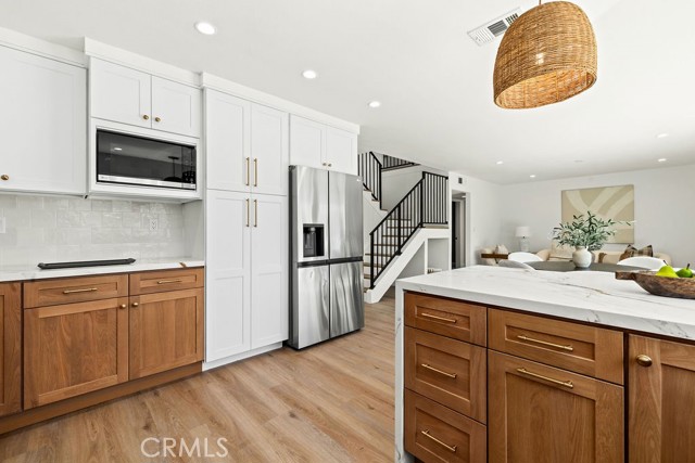 Detail Gallery Image 11 of 43 For 937 Carnation, Costa Mesa,  CA 92626 - 5 Beds | 3 Baths