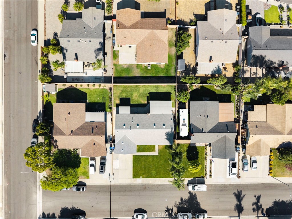 https://media.crmls.org/medias/c2db3d4f-837f-49b2-86bc-76365e0a2c8d.jpg?preset=X-Large