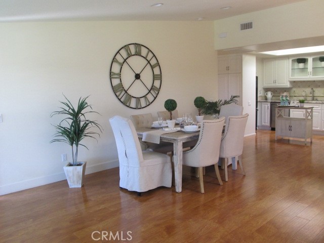 Detail Gallery Image 9 of 23 For 1563 Monterey Rd., M2-23e, Seal Beach,  CA 90740 - 2 Beds | 1/1 Baths