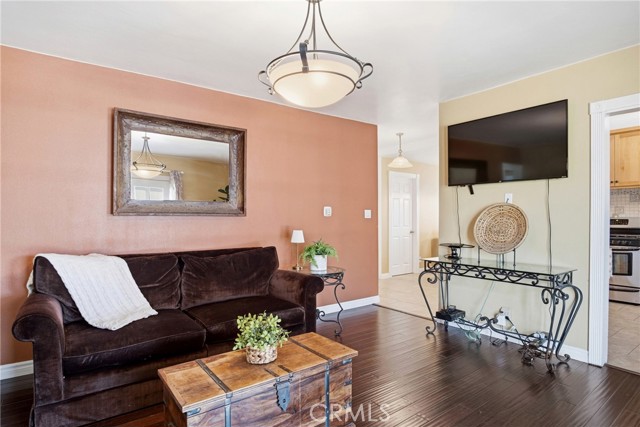 Detail Gallery Image 17 of 61 For 10281 Bouvais, Anaheim,  CA 92804 - 5 Beds | 2 Baths