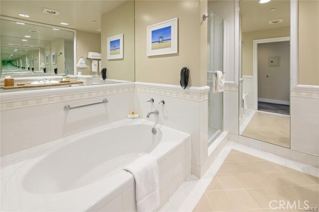 1300 The Strand, Hermosa Beach CA: https://media.crmls.org/medias/c2dc9e58-64dd-44bb-bcd1-ef591a76f249.jpg