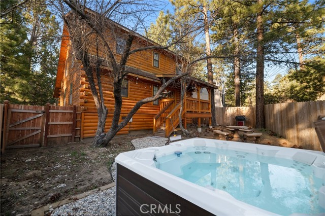 505 Barrett Way, Big Bear City CA: https://media.crmls.org/medias/c2dcaa79-5992-4415-85a3-b00593e25396.jpg