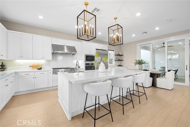 Detail Gallery Image 8 of 37 For 126 Scale, Irvine,  CA 92618 - 4 Beds | 4 Baths