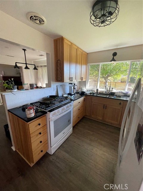 6705 Country Club Drive, Atascadero CA: https://media.crmls.org/medias/c2ddddf9-c21c-40e3-9594-e06a35588332.jpg