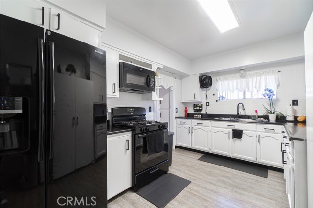 Detail Gallery Image 14 of 56 For 340 W 62nd St, Los Angeles,  CA 90003 - – Beds | – Baths